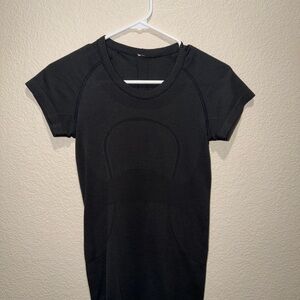 lululemon athletica Black Short Sleeve Tee